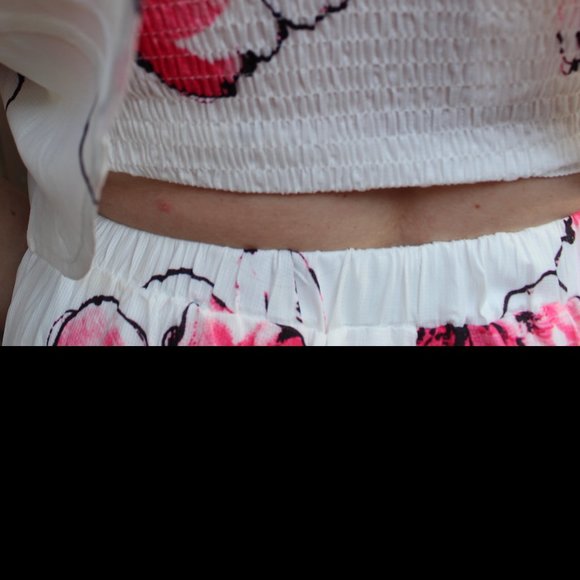 Super Cute Floral Two Piece Latiste Set - Picture 6 of 6